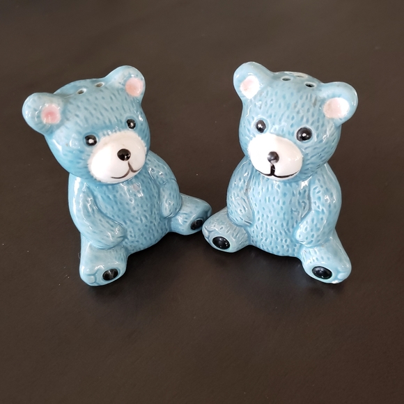 Vintage Blue Teddy Bear Salt & Pepper Shaker Set - Picture 7 of 7